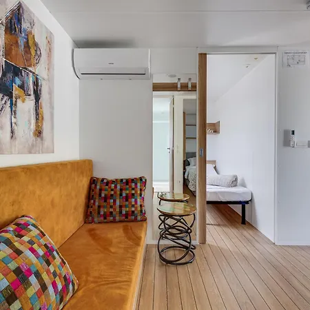 Mobile House F&l 펜션 비오그라드나모루