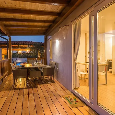 Mobile House F&l