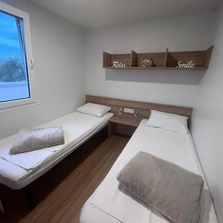 Mobile House F&l