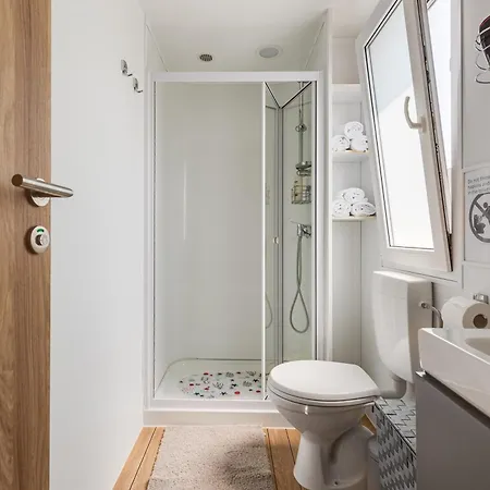 Mobile House F&l * بيوغْغاد نا موغو